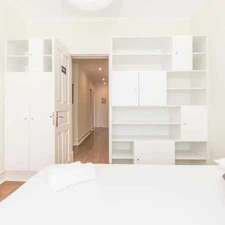 Houze_city Center, 4rooms Flat W/ Great Terrace Апартаменти Лісабон